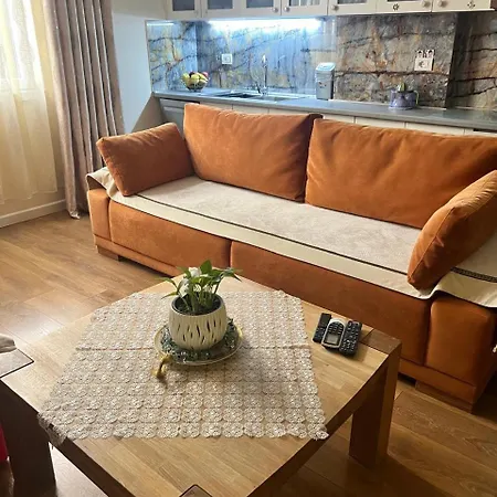 Apartament Modern By Lina-komuna E Parisit Tirana